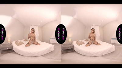 PORNBCN VR Mae MILF Sbaeneg aeddfed yn mastyrbio ac yn sugno'ch dick yn POV wrth ysmygu a jerking ei choesau